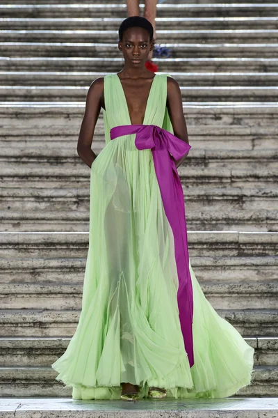 Look 70